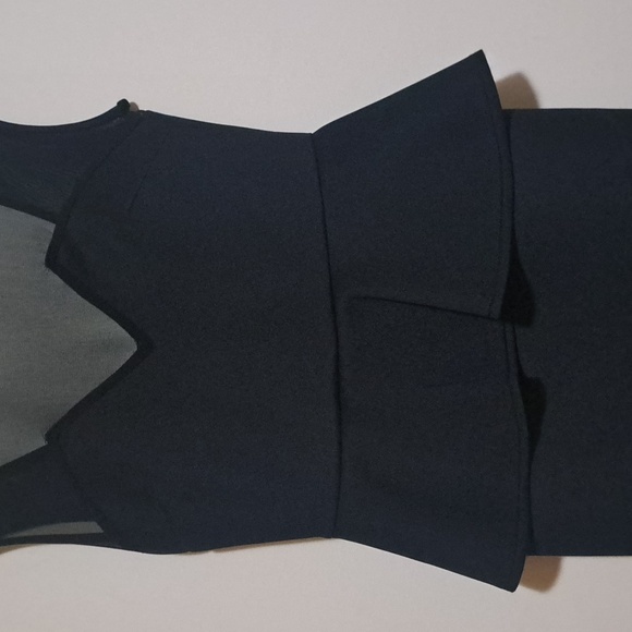 💣Simple Classic Blk dress With sheer neckline Definitely mini perfect 4 events - Picture 3 of 7